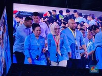Riuh Tepuk Tangan Relawan GSN Saat Prabowo Sapa Titiek