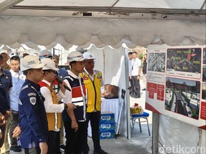 Gibran Cek Proyek Rel Layang Joglo, Nataru Ditargetkan Sudah Dibuka