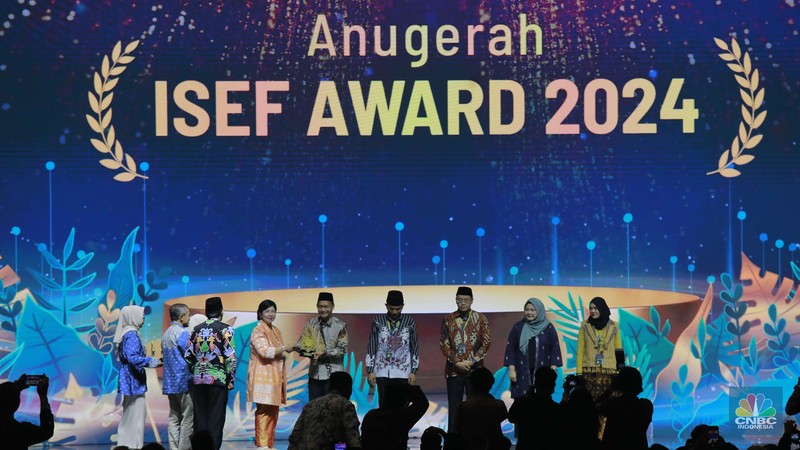Deputi Gubernur Senior Bank Indonesia (BI) Destry Damayanti di acara closing ceremony Indonesia Sharia Economic Festival atau ISEF 2024 di Jakarta Convention, Minggu, 3/11. (CNBC Indonesia/Muhamad Sabki) Deputi Gubernur Senior Bank Indonesia (BI) Destry Damayanti di acara closing ceremony Indonesia Sharia Economic Festival atau ISEF 2024 di Jakarta Convention, Minggu, 3/11. (CNBC Indonesia/Muhamad Sabki)
