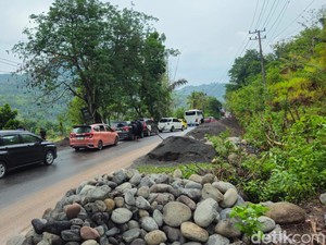 2 Jam Jalan Poros Malino-Makassar Macet, Antrean Kendaraan Mengular 1,5 Km