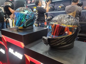 NJS Rilis Helm Carbon Composite Shell, Harga Mulai Rp 2,8 Juta
