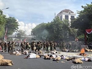50 Ucapan Selamat Hari Pahlawan 2025 dalam Bahasa Jawa Beserta Artinya