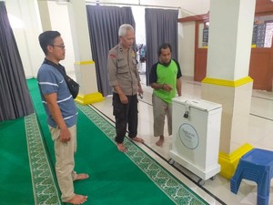 Pria Bobol Kotak Amal Masjid di Depok Terekam CCTV, Uang Rp 500 Ribu Raib