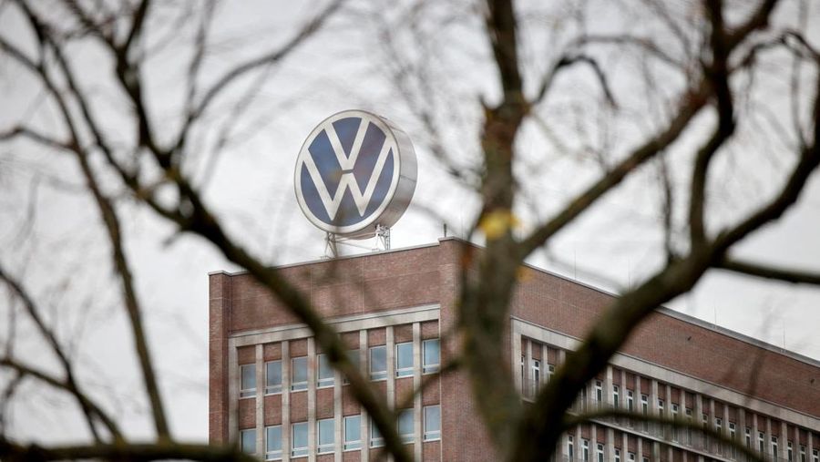 FILE PHOTO: A VW logo is pictured on a day of an announcement of Volkswagen AG job cuts and closure of its few factories, at the company's headquarters in Wolfsburg, Germany, October 28, 2024. REUTERS/Axel Schmidt/File Photo