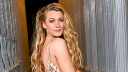 Bintang It Ends With Us Bela Blake Lively, Sebut Serangannya Sangat Kejam