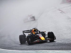 Hasil F1 GP Brasil: Verstappen Juara Usai Start dari Posisi 17