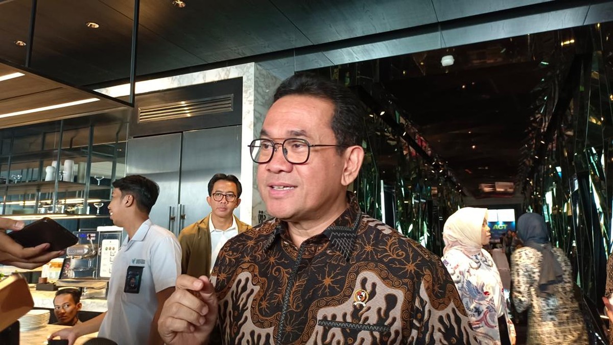 Mendag Tegaskan Permendag 8: Pelindung Industri Tekstil, Bukan Pembunuh!