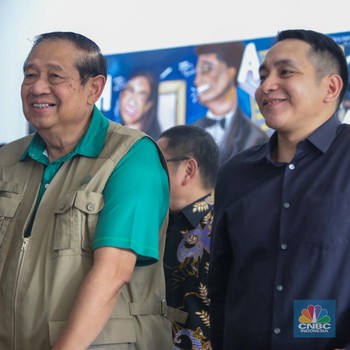 Potret SBY Turun Gunung Kunjungi Studio Seniman Lokal
