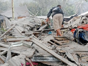 Video Gunung Lewotobi Laki-laki Meletus, 9 Orang Tewas