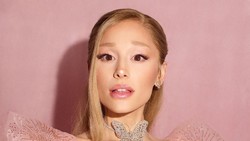 Ariana Grande Nyaman Jadi Glinda Wicked, Tak Mau Ubah Alis Pirangnya