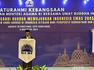 Menag Minta Umat Buddha Jaga Kesakralan Candi Borobudur: Jangan Dieksploitasi