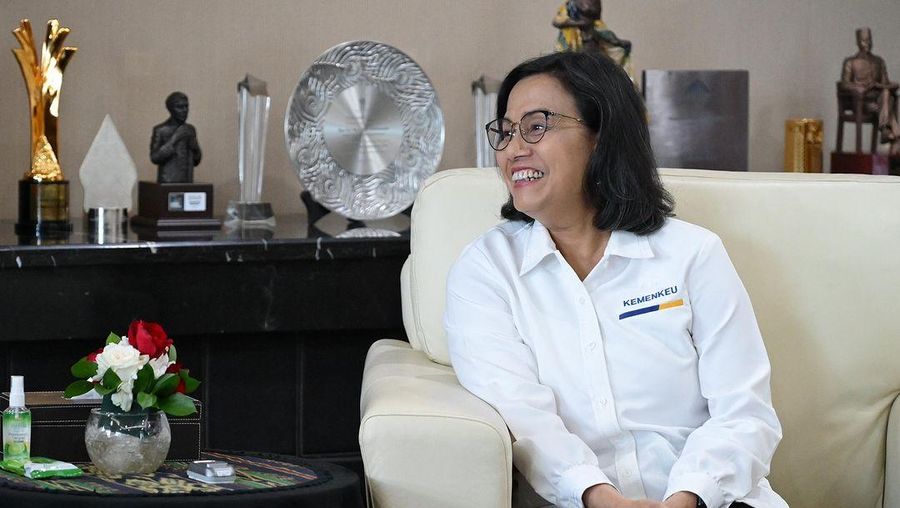 Menteri Keuangan, Sri Mulyani Indrawati menerima kunjungan Menteri Pertahanan (Menhan) Sjafrie Sjamsoeddin di Kantor Kementerian Keuangan, Jakarta, Senin, (4/11/2024). (Instagram @smindrawati)
