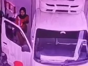 Viral Pria Berjaket Hitam Tampar Pegawai Wanita di SPBU Bandung