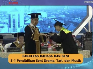 Pose Kocak Dekan Unesa Diajak Tiru Gaya Wisudawan Dance Cicak-cicak di Dinding