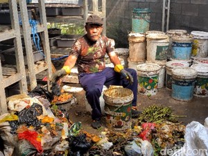 Melenyapkan Sampah Organik dengan Maggot di Mengger Bandung