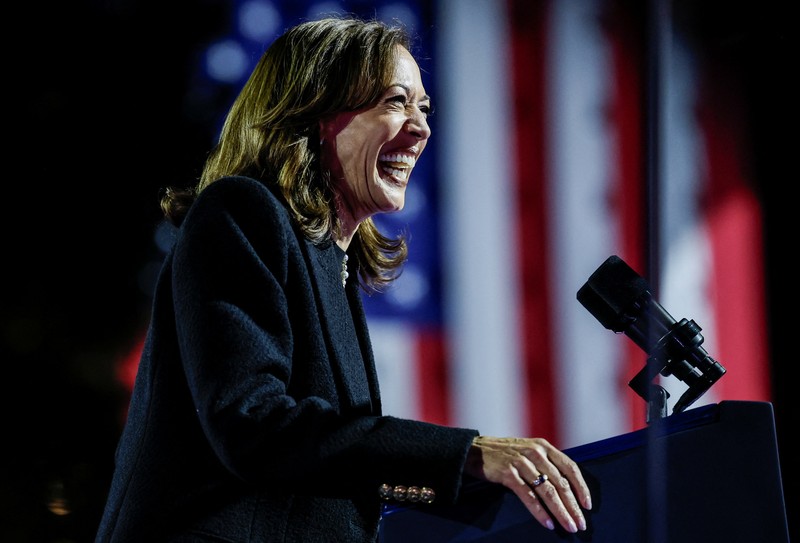 USA-ELECTION/HARRIS Democratic presidential nominee U.S. Vice President Kamala Harris speaks during a campaign rally in Philadelphia, Pennsylvania, U.S., November 4, 2024. REUTERS/Evelyn Hockstein