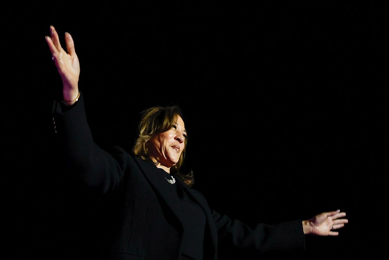 Democratic presidential nominee U.S. Vice President Kamala Harris speaks during a campaign rally in Philadelphia, Pennsylvania, U.S., November 4, 2024. REUTERS/Evelyn Hockstein