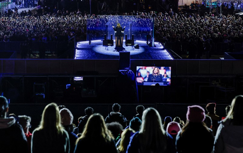 USA-ELECTION/HARRIS Democratic presidential nominee U.S. Vice President Kamala Harris speaks during a campaign rally in Philadelphia, Pennsylvania, U.S., November 4, 2024. REUTERS/Evelyn Hockstein