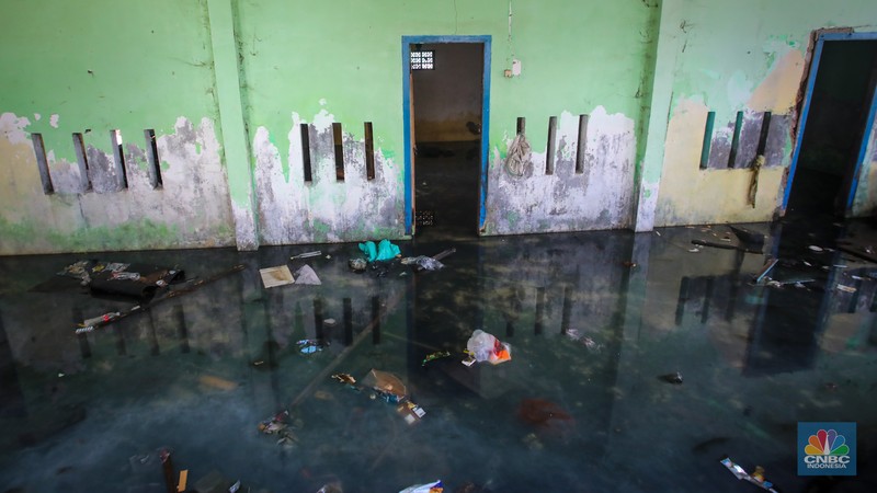Warga Muara Baru alami krisis Air Bersih. (CNBC Indonesia/Faisal Rahman) Warga Muara Baru alami krisis Air Bersih. (CNBC Indonesia/Faisal Rahman)