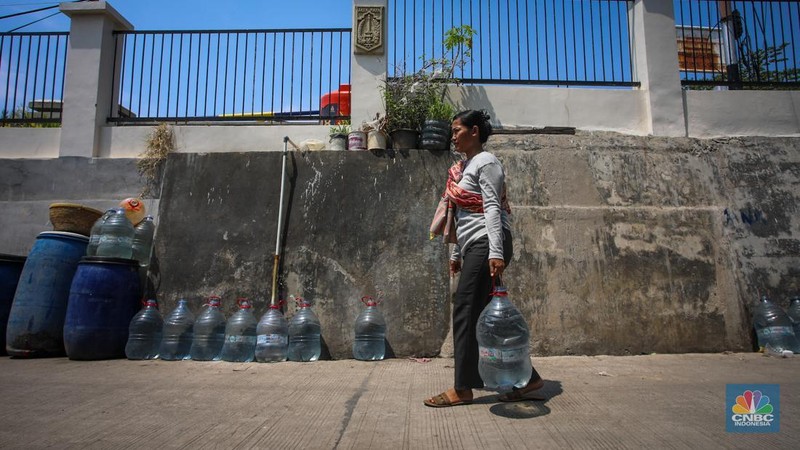 Warga Muara Baru alami krisis Air Bersih. (CNBC Indonesia/Faisal Rahman)