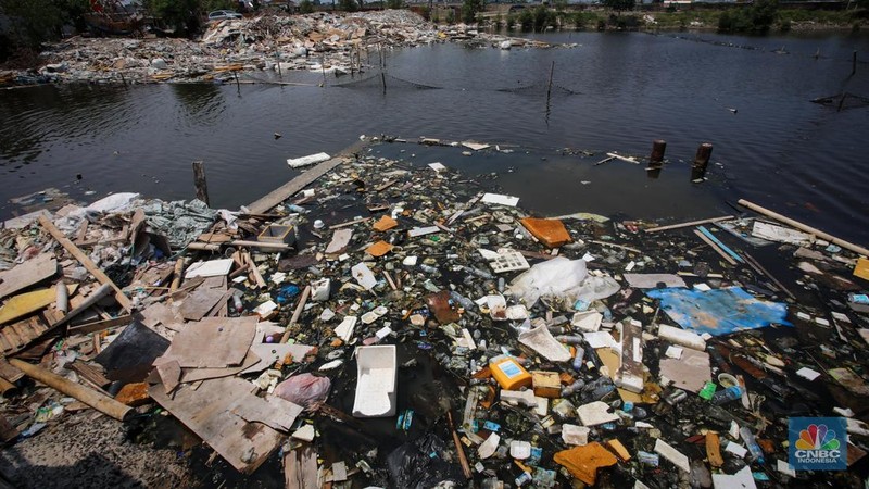 Warga Muara Baru alami krisis Air Bersih. (CNBC Indonesia/Faisal Rahman)