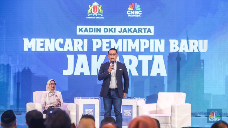 Calon Gubernur Jakarta nomor urut 01, Ridwan Kamil menyampaikan pemaparan dalam acara KADIN DKI Jakarta mencari pemimpin DKJ di Menara Bank Mega, Jakarta, Rabu (6/11/2024). (CNBC Indonesia/Faisal Rahman)