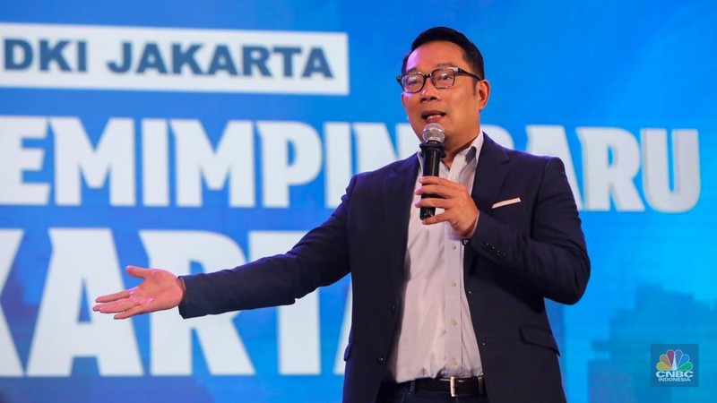 Calon Gubernur Jakarta nomor urut 01, Ridwan Kamil menyampaikan pemaparan dalam acara KADIN DKI Jakarta mencari pemimpin DKJ di Menara Bank Mega, Jakarta, Rabu (6/11/2024). (CNBC Indonesia/Faisal Rahman)