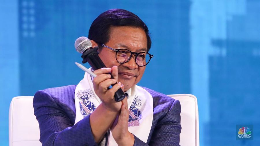 Calon Gubernur Jakarta nomor urut 03, Pramono Anung menyampaikan pemaparan dalam acara KADIN DKI Jakarta mencari pemimpin DKJ di Menara Bank Mega, Jakarta, Rabu (6/11/2024). (CNBC Indonesia/Faisal Rahman)