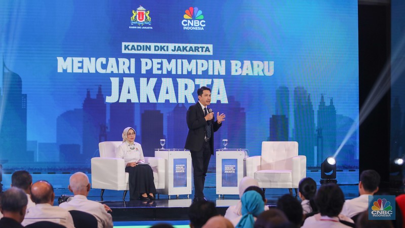 Calon Wakil Gubernur Jakarta nomor urut 02, Kun Wardana menyampaikan pemaparan dalam acara KADIN DKI Jakarta mencari pemimpin DKJ di Menara Bank Mega, Jakarta, Rabu (6/11/2024). Calon Wakil Gubernur Jakarta nomor urut 02, Kun Wardana menyampaikan pemaparan dalam acara KADIN DKI Jakarta mencari pemimpin DKJ di Menara Bank Mega, Jakarta, Rabu (6/11/2024). (CNBC Indonesia/Faisal Rahman)