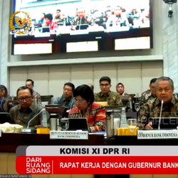 Dolar Tembus Rp15.800, Bos BI Buka Suara & Keluarkan Jurus Ini!