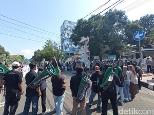 Mahasiswa Desak Kejari Kota Cirebon Usut Tuntas Kasus Gedung Setda