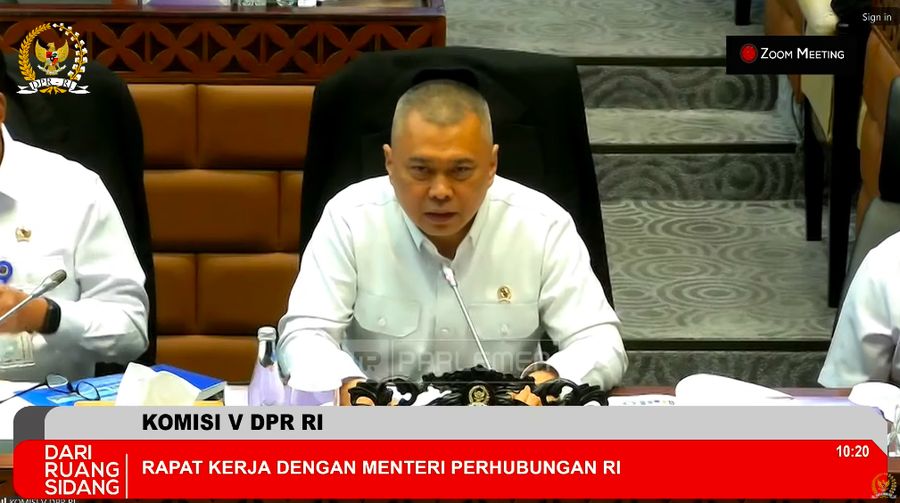 Menteri Perhubungan, Dudy Purwagandhi saat rapat kerja dengan Komisi V DPR RI. (Tangkapan Layar Youtube Komisi V DPR RI Channel)