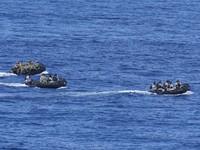 China 'Acak-Acak' Kapal Filipina, Penelitian Ikan Disetop