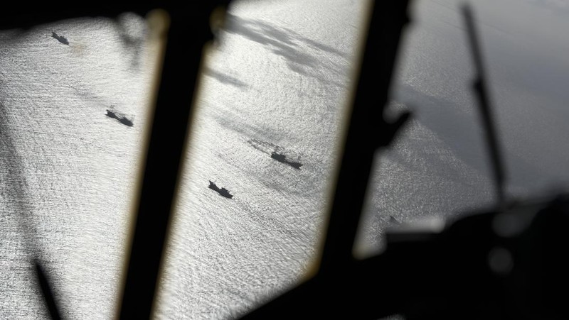 Philippine Navy Fast Attack Interdiction Craft Lolinato To-Ong passes by a Chinese Navy ship during a Philippine military multi-service joint exercise on Wednesday Nov. 6, 2024 at Loaita island locally called Kota island at the disputed South China Sea, Philippines. (AP Photo/Aaron Favila)