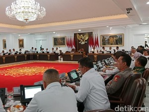 Prabowo ke Menteri: Jangan Ragu Telepon Saya, Kita Tinggalkan Hal yang Feodal