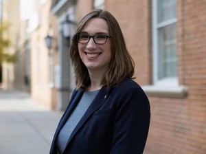 Ukir Sejarah, Sarah McBride Jadi Transgender Pertama di Kongres AS