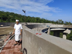 Tinjau Pintasan Singaraja-Mengwitani, Koster Yakin Bermanfaat bagi Warga