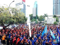 Bos Buruh Ungkap UMP Karawang-Jateng Beda Jauh, Minta Ini ke Prabowo