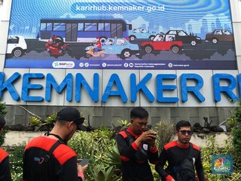 UMP 2025 Batal Diumumkan Hari Ini, Kemnaker Jelaskan Alasannya
