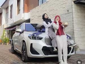 Comic 8 Revolution Sentil Arafah: Kalau Punya Mobil Parkir di Garasi