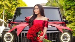 Bebizie Ultah ke-42, Pamer Mobil Baru