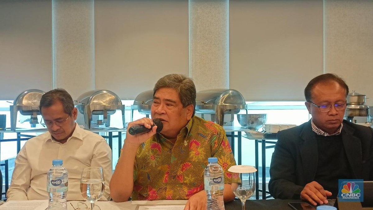 Ketegangan Ekonomi: Bisnis Terancam karena Kenaikan Upah Minimum 2025!