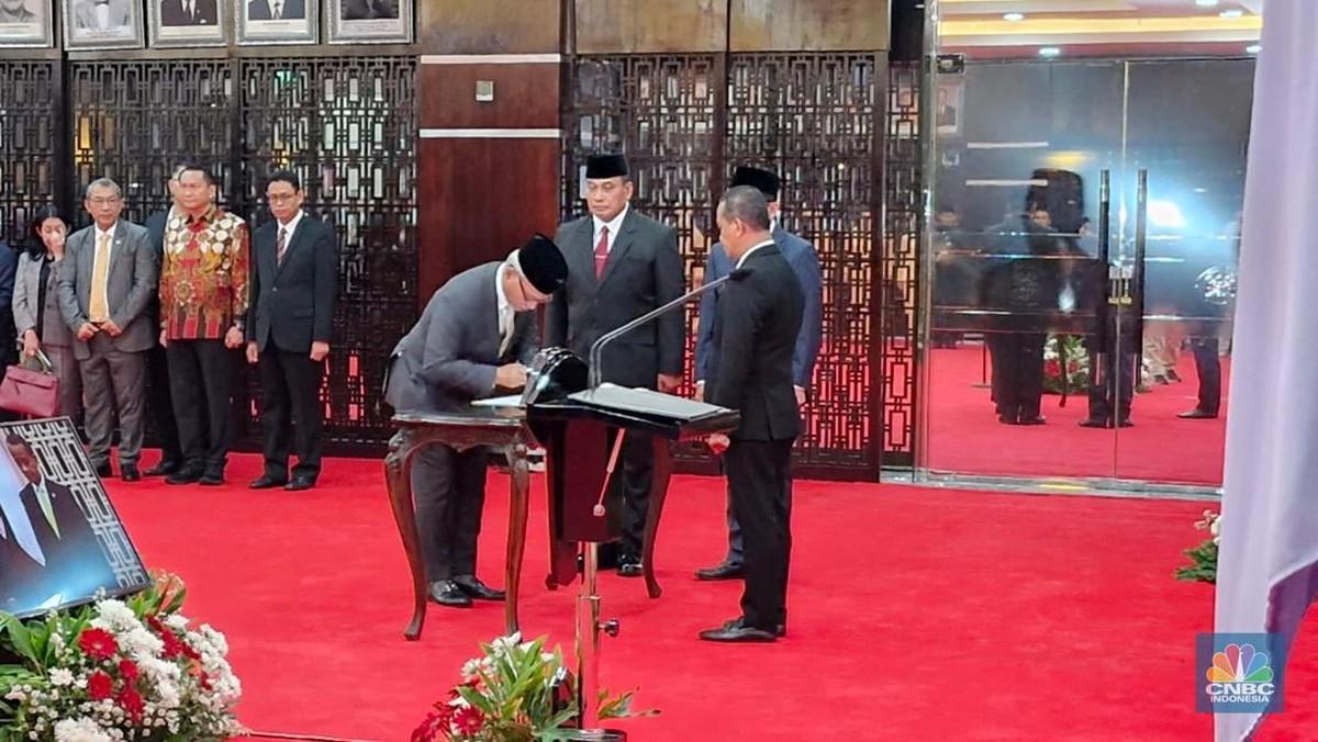 Pesan Penting Bahlil untuk Bos SKK Migas Baru: Waspada dan Tak Ada Waktu untuk Bersantai!