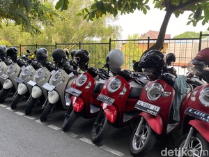 Viral Parkiran Motor FK Unnes Rapi Banget, Netizen: Berasa Kuliah di Dealer!