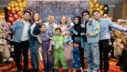 Adu Gaya Thariq-Aaliyah Vs Atta-Aurel di Ultah Ashanty, Kompak Pakai Denim
