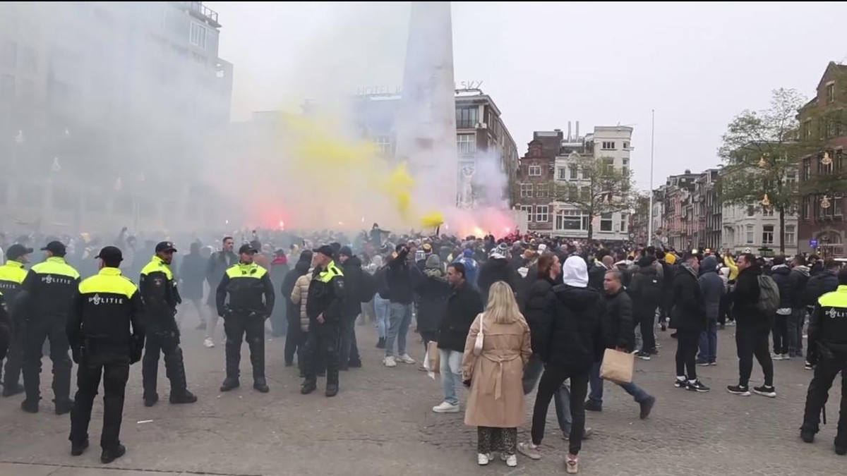 Amsterdam Terbakar! Kerusuhan Meletus, 62 Tersangka Ditangkap!