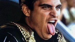 Ribut-ribut Joaquin Phoenix dan Russell Crowe di Gladiator