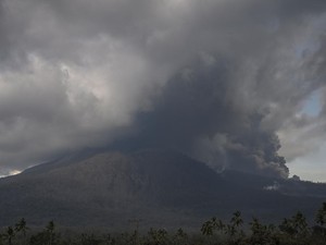 Gunung Lewotobi Erupsi 2 Kali Hari Ini, Tinggi Abu Vulkanik Capai 10 Km