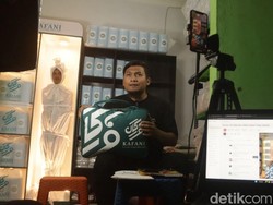 Kisah Penjual Kain Kafan yang Cuan saat Jualan Live TikTok Kisah Penjual Kain Kafan yang Cuan saat Jualan Live TikTok