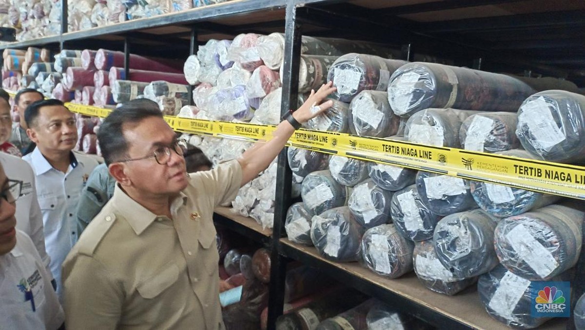 90.000 Gulungan Kain Impor Ilegal Senilai Rp90 Miliar Disita, Mendag Bertindak Tegas!